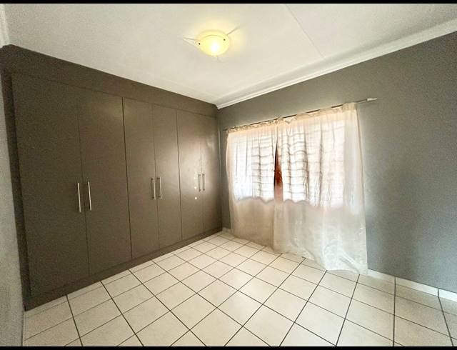 2 BEDROOM TOWNHOUSE FOR SALE IN ANNADALE